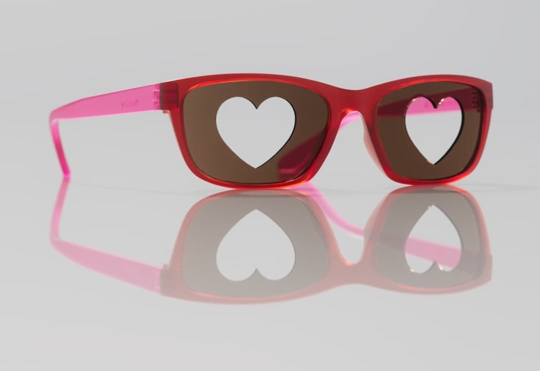 Express your affection with these stylish heart-shaped sunglasses - great Valentines presents.